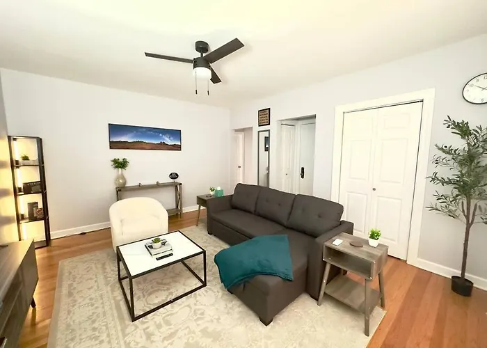 Comfy Retreat In Rogers Park, Prime Location! * Chicago
