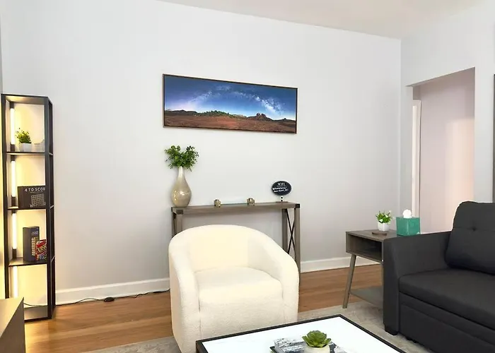 Apartment Comfy Retreat In Rogers Park, Prime Location!