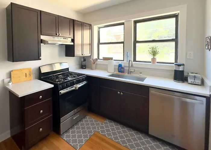 Apartment Comfy Retreat In Rogers Park, Prime Location! Chicago